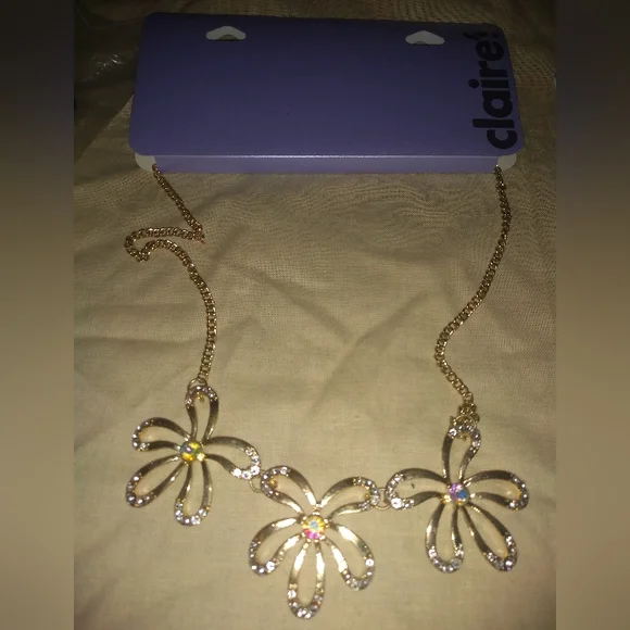 NWTs 4 Pieces of Jewelry, Two Pairs of Earrings, Two Necklaces, Claire's… - Picture 5 of 8